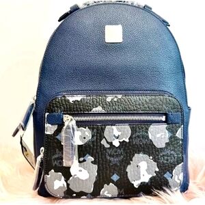 NEW 🍒Retail $1190 🍀MCM Stark BACKPACK Unisex Small Size Black/Navy Color